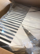 Load image into Gallery viewer, Elegant Black and White Hat box