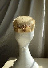 Load image into Gallery viewer, Buttercream Pearl Pillbox