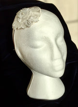 Load image into Gallery viewer, Pearl and flower bridal headpiece.